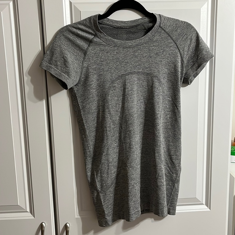 Swiftly Tech Short-Sleeve (6)